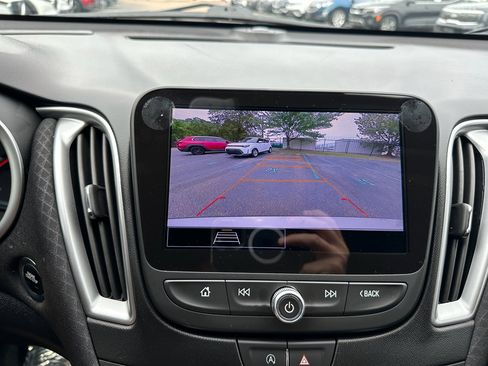 Used 2025 Chevrolet Malibu LT image 13