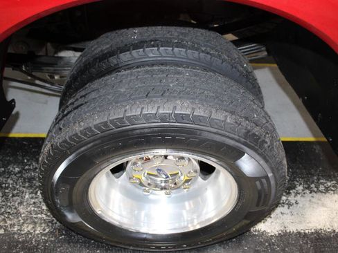 Used 2022 Ford F350 Platinum image 13