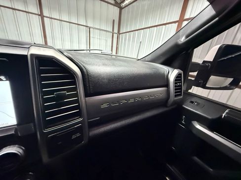 Used 2019 Ford F250 Platinum w/ Platinum Ultimate Package image 21