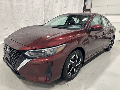 Used 2025 Nissan Sentra SV image 3