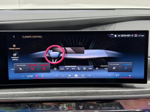 Used 2023 BMW i7 xDrive60 w/ Executive Package 2 AWD/4WD image 29
