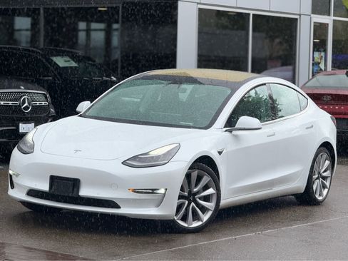 Used 2018 Tesla Model 3 Long Range image 2