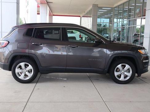 Used 2021 Jeep Compass Latitude w/ Convenience Group FWD image 11
