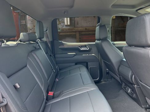 Certified 2025 GMC Sierra 1500 SLT AWD/4WD image 17