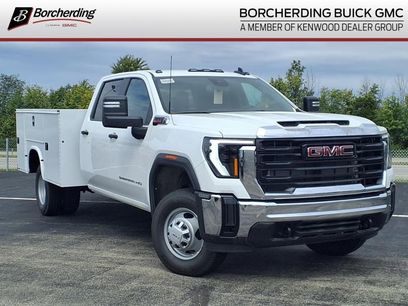 New 2025 GMC Sierra 3500 Pro w/ Convenience Package