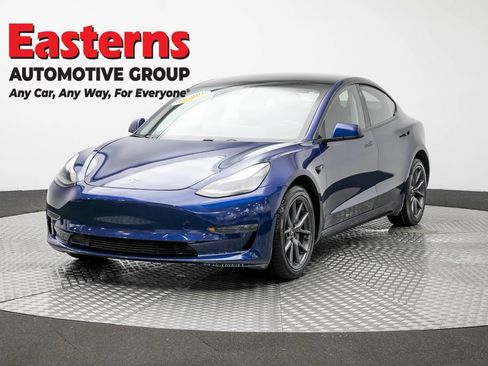 Used 2021 Tesla Model 3 Standard Range Plus RWD image 1