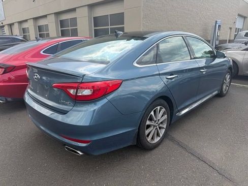 Used 2016 Hyundai Sonata Limited w/ Option Group 04 FWD image 3
