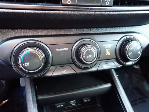 Used 2022 Kia Forte LXS w/ LXS Technology Package FWD image 17