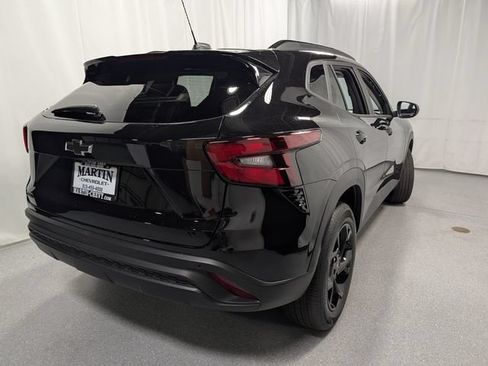 New 2026 Chevrolet Trax LT w/ Driver Confidence Package FWD image 3