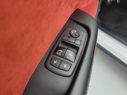 Used 2017 Dodge Challenger SRT Hellcat RWD image 15