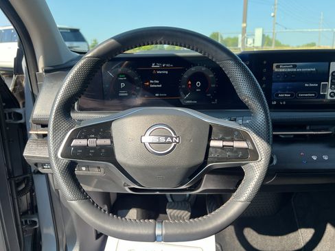 Used 2025 Nissan Ariya AWD image 21