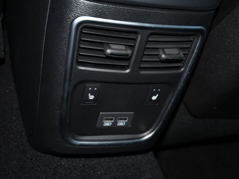 Used 2022 Dodge Charger R/T w/ Plus Group RWD image 17