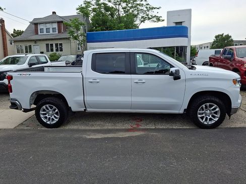 Certified 2024 Chevrolet Silverado 1500 LT AWD/4WD image 9
