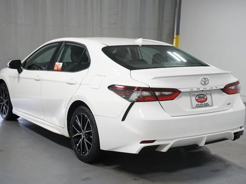 Certified 2024 Toyota Camry SE FWD image 6