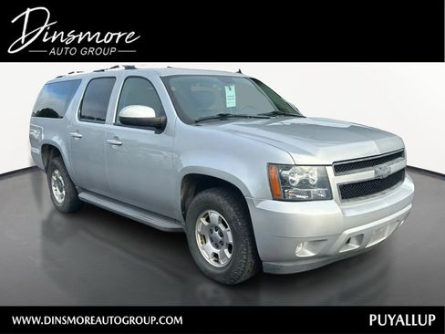 Used 2013 Chevrolet Suburban LT RWD image 1