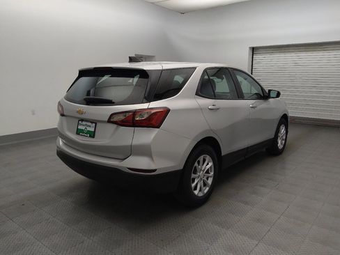 Used 2021 Chevrolet Equinox LS image 9