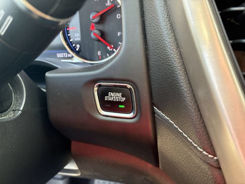 Certified 2022 GMC Acadia Denali w/ Black Diamond Edition AWD/4WD image 7