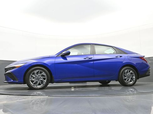 Certified 2024 Hyundai Elantra Blue image 47