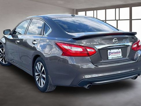 Used 2016 Nissan Altima 2.5 SL w/ 2.5 Technology w/LED Package FWD image 4