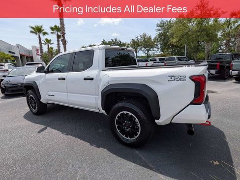 Certified 2025 Toyota Tacoma TRD Off-Road AWD/4WD image 7