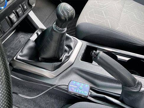 Used 2022 Toyota Tacoma TRD Off-Road image 15