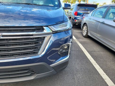 Used 2023 Chevrolet Traverse LS w/ Safety Package FWD image 6