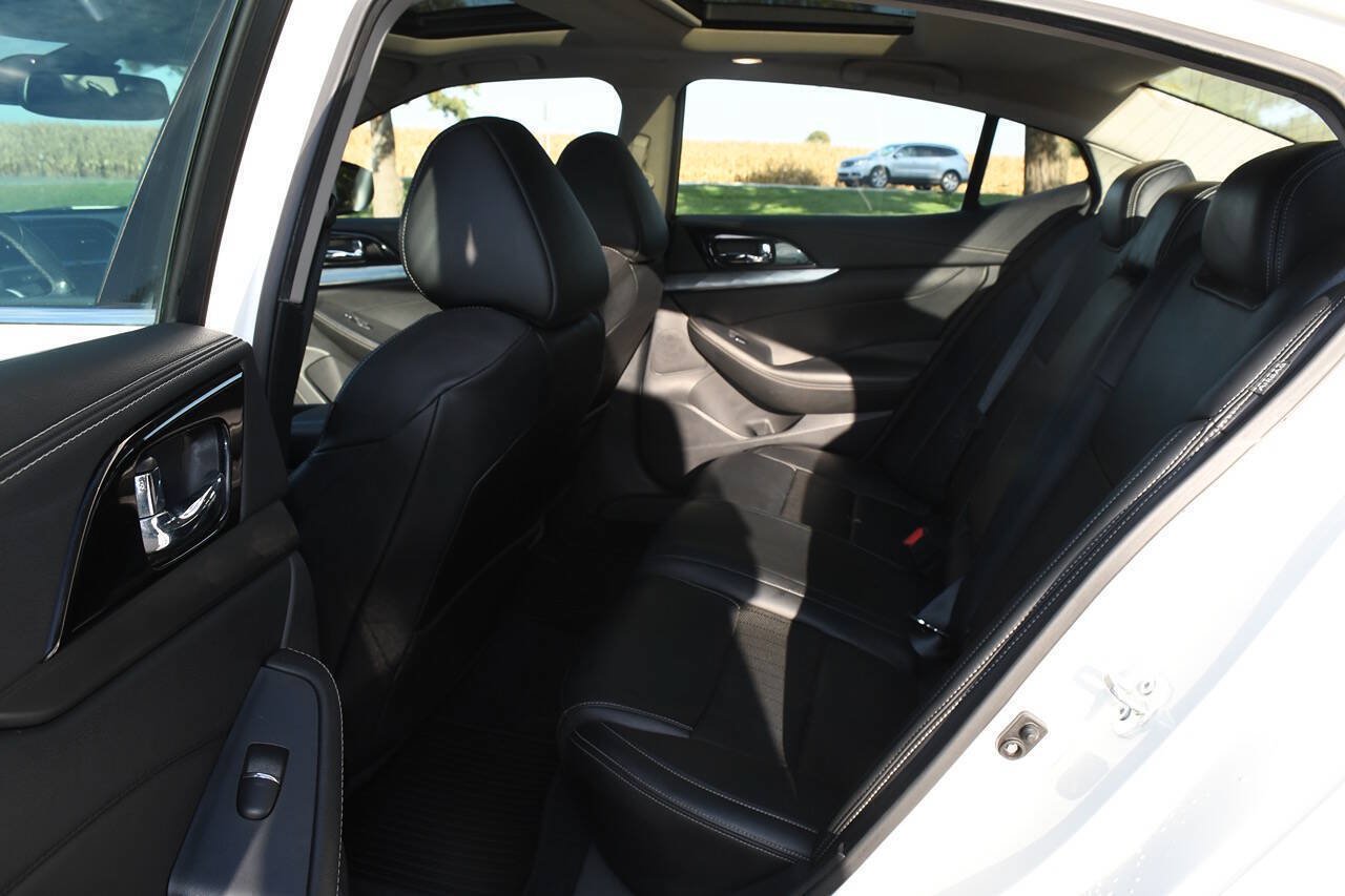 Used 2020 Nissan Maxima 3.5 SL w/ Floor Mat Group FWD image 16
