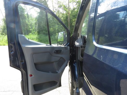 Used 2016 Ford Transit 250 130 Low Roof w/ Exterior Upgrade Package RWD image 9