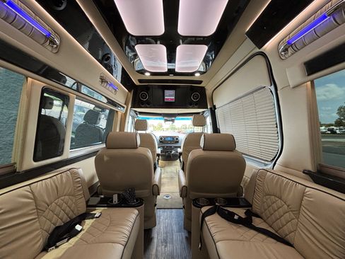 Used 2020 Mercedes-Benz Sprinter 2500 w/ Windows All Around Package image 4