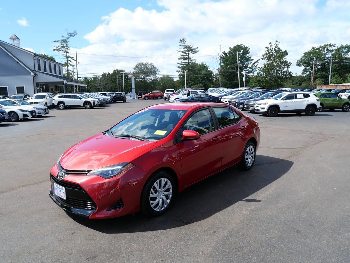 Used 2017 Toyota Corolla LE FWD image 1