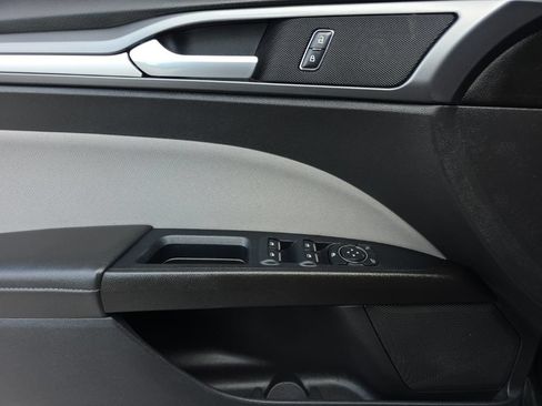 Used 2016 Ford Fusion S FWD image 15