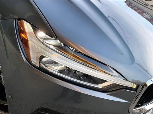 Used 2019 Volvo XC60 T6 Momentum w/ Premium Package image 27