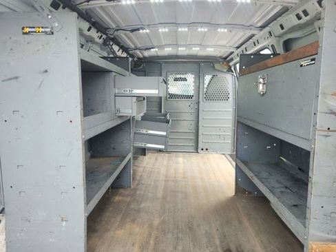 Used 2015 Chevrolet Express 2500 RWD image 8