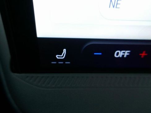 New 2025 Ford Maverick Lariat w/ Black Appearance Package image 18