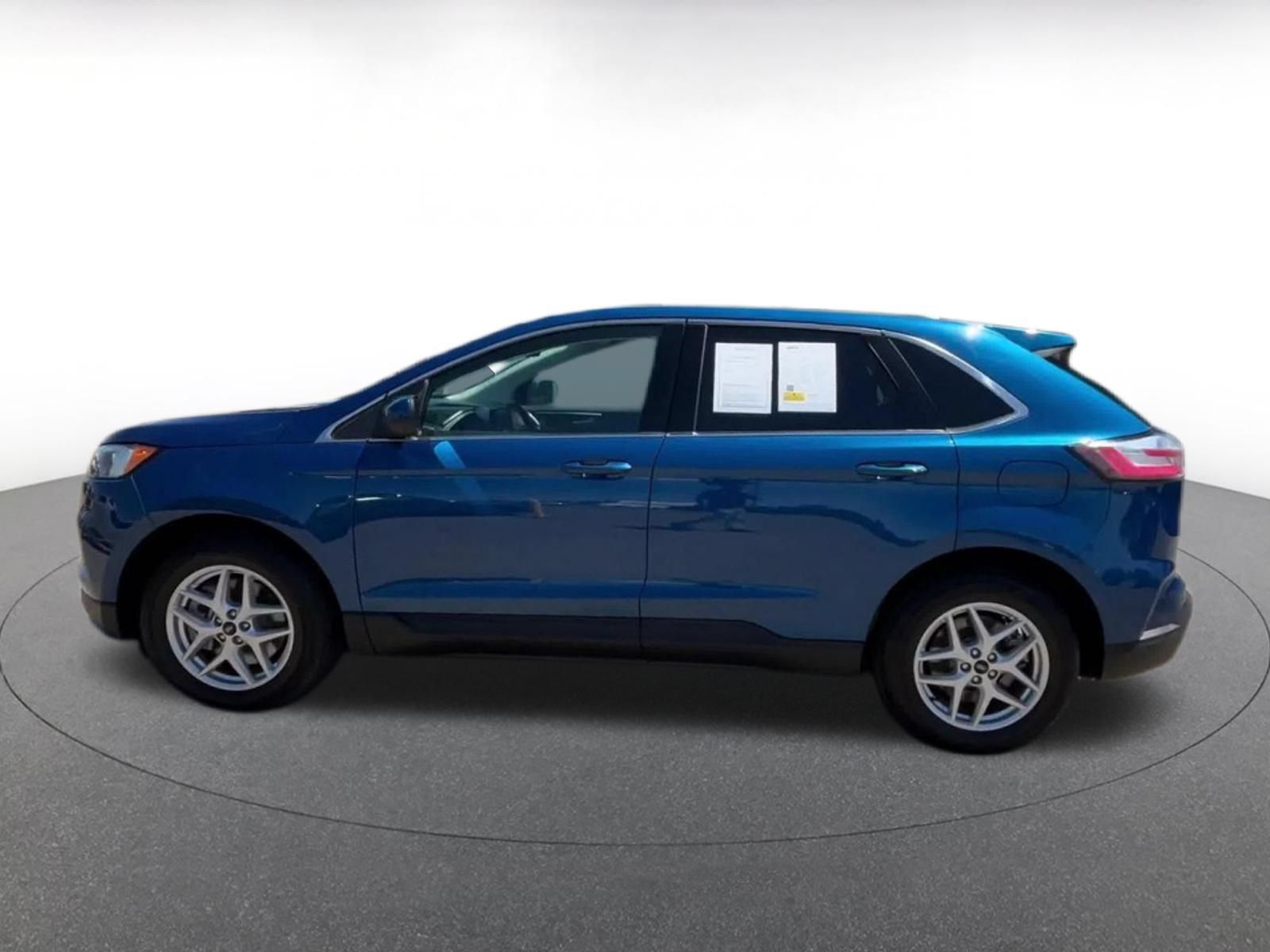 Used 2024 Ford Edge SEL AWD/4WD image 8