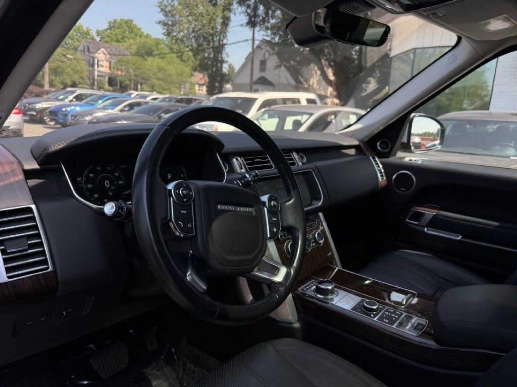 Used 2017 Land Rover Range Rover HSE AWD/4WD image 26