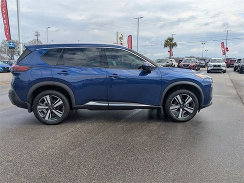 Used 2023 Nissan Rogue SL w/ SL Premium Package image 2