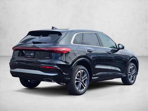 Used 2025 Audi Q5 Premium w/ Convenience Package AWD/4WD image 5
