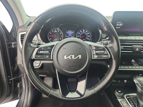 Used 2023 Kia Seltos EX image 15