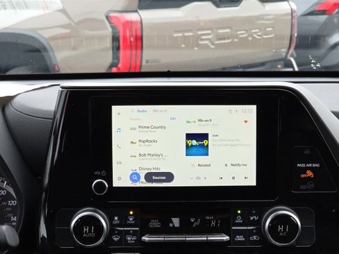 Certified 2024 Toyota Highlander LE image 13