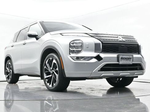 Used 2023 Mitsubishi Outlander SEL image 44