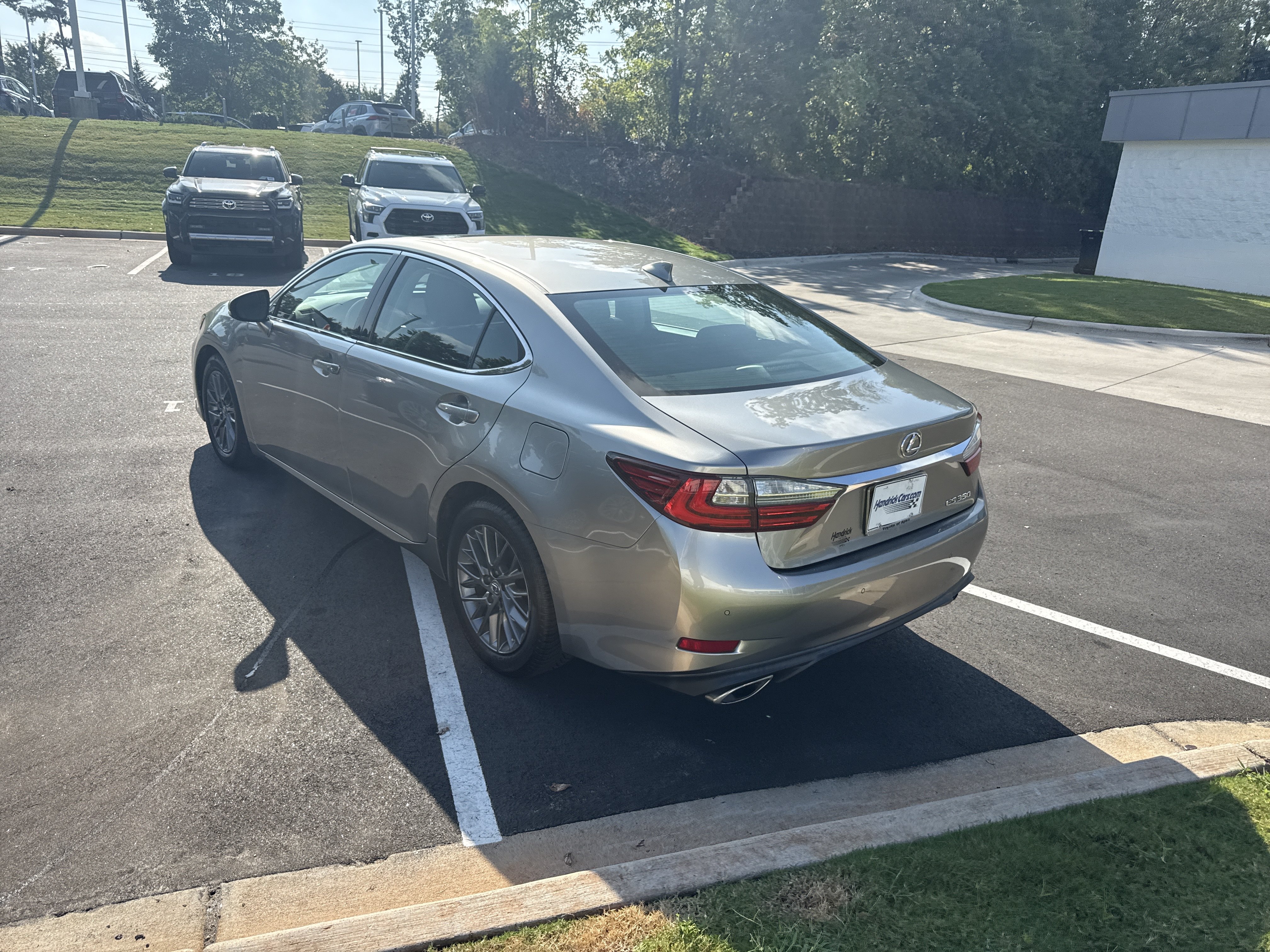 Used 2018 Lexus ES 350 w/ Navigation System Package FWD image 8