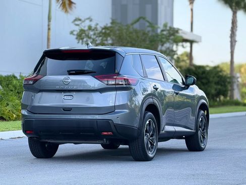 Used 2025 Nissan Rogue SV FWD image 5