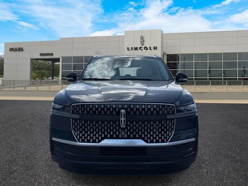 New 2026 Lincoln Navigator Reserve image 8