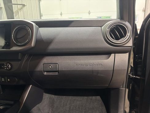 Used 2019 Toyota Tacoma TRD Off-Road image 25