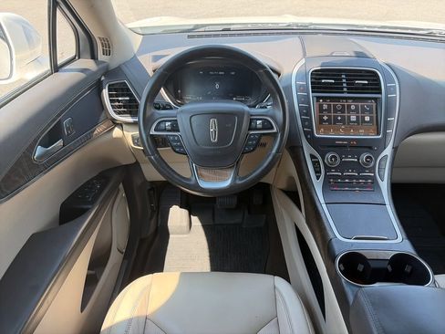 Used 2019 Lincoln Nautilus Select w/ Cargo Utility Package FWD image 14