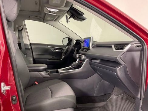 Used 2025 Toyota RAV4 XLE w/ Convenience Package FWD image 26