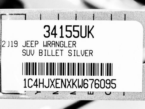 Used 2019 Jeep Wrangler Unlimited Sahara AWD/4WD image 26