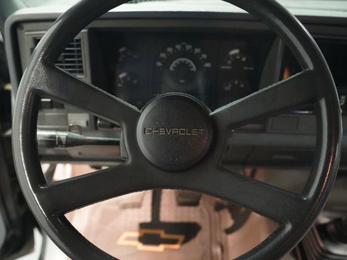 Used 1988 Chevrolet Silverado 1500 2WD Regular Cab image 34