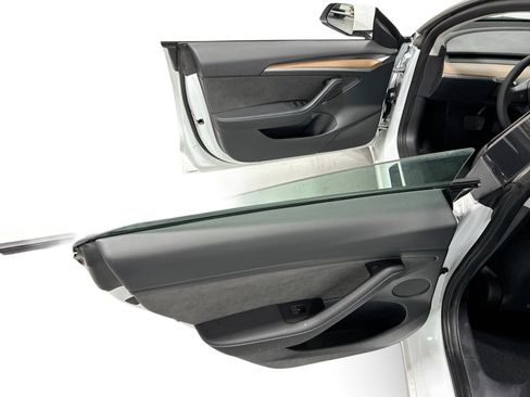 Certified 2022 Tesla Model 3 Long Range AWD/4WD image 10